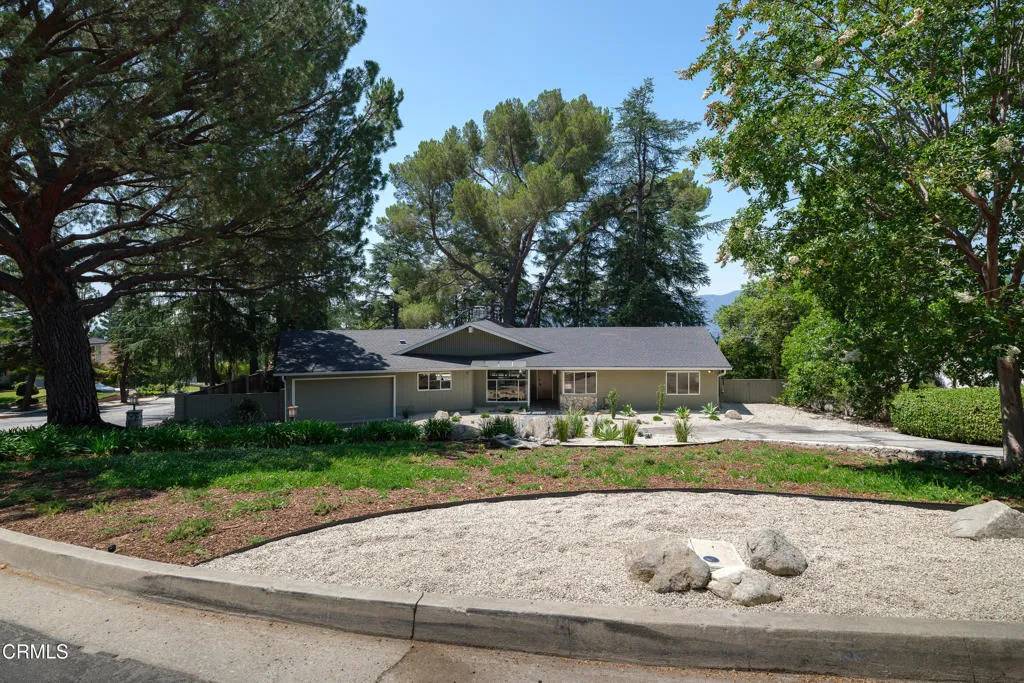 La Crescenta, CA 91214,5445 La Crescenta Avenue