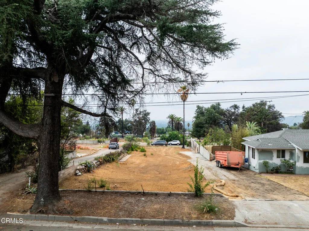 Altadena, CA 91001,740 E Poppyfields