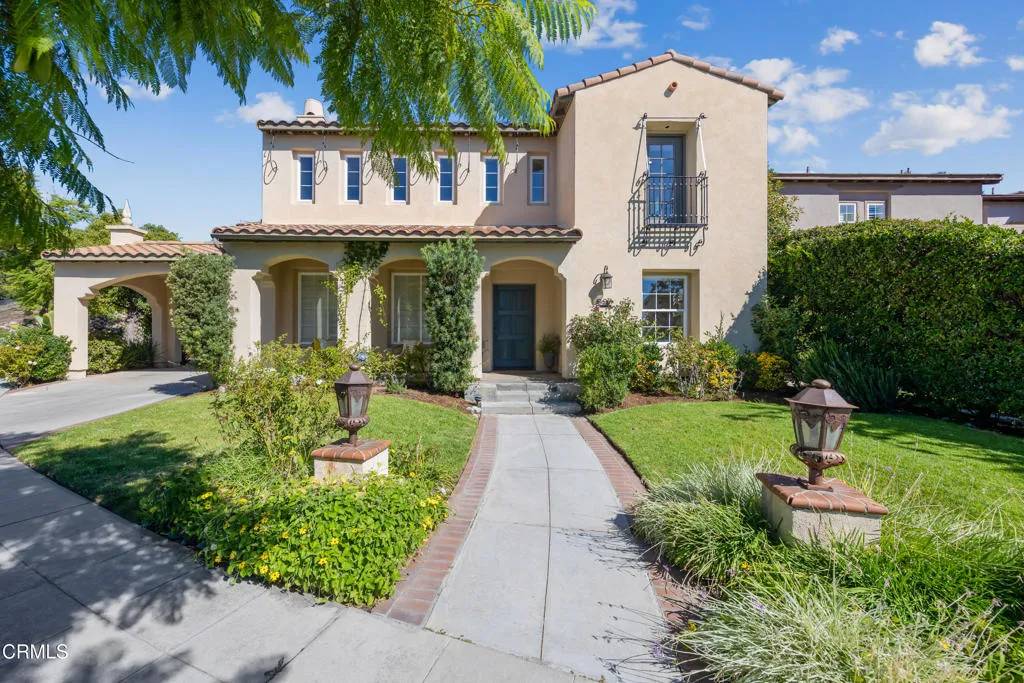 Altadena, CA 91001,827 W Heritage Oak Court