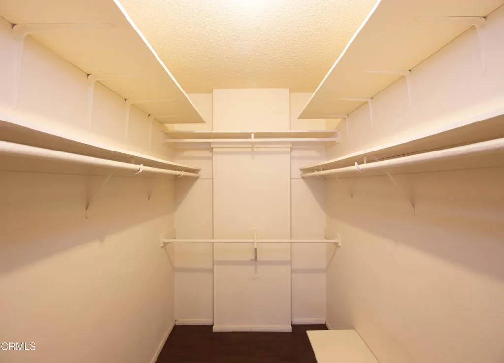 Los Angeles, CA 90027,1971 Rodney Drive #203