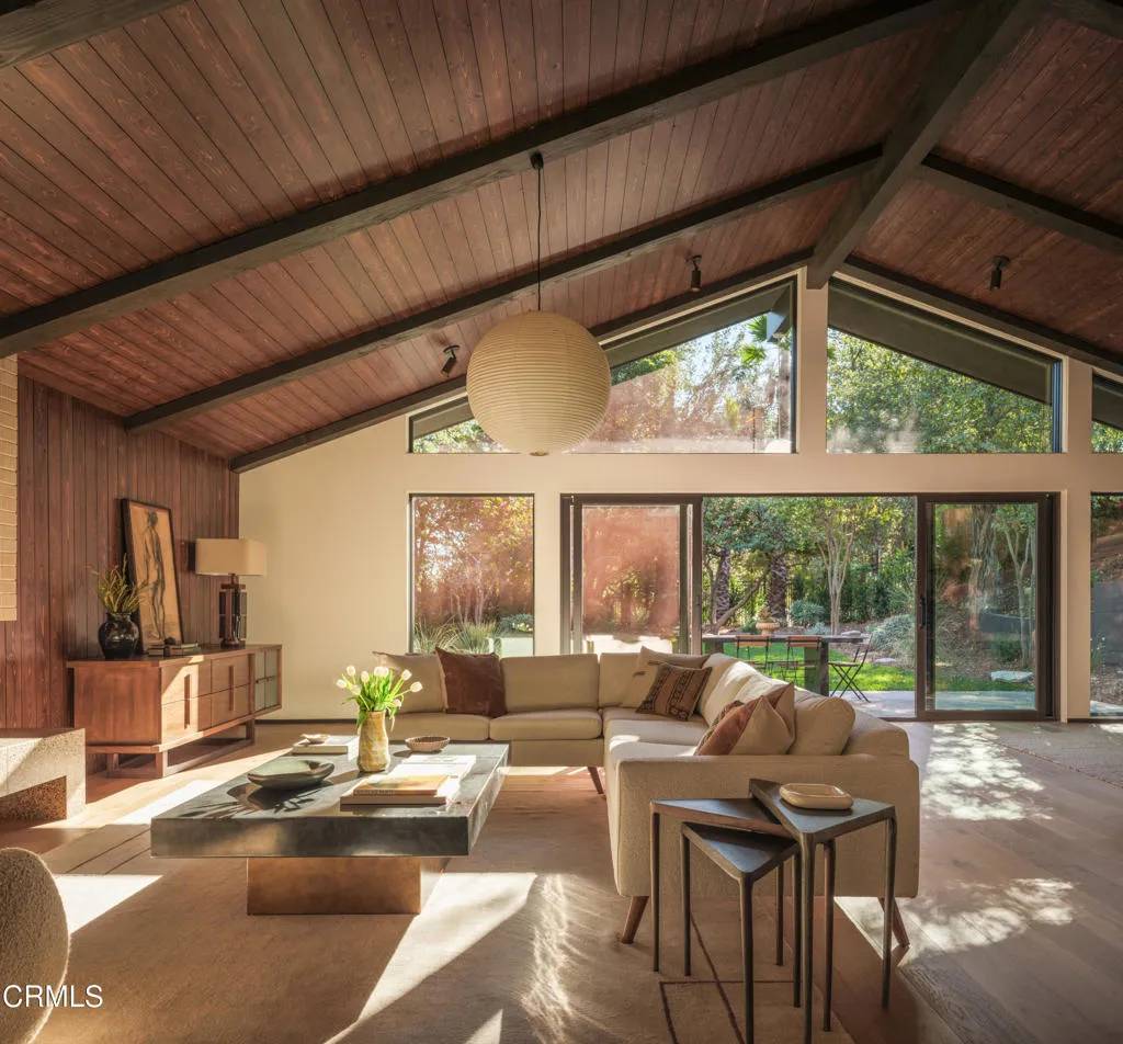 La Canada Flintridge, CA 91011,1116 Flintridge Avenue