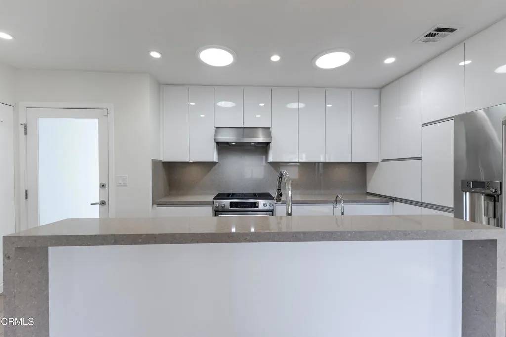 La Canada Flintridge, CA 91011,4531 El Camino Corto