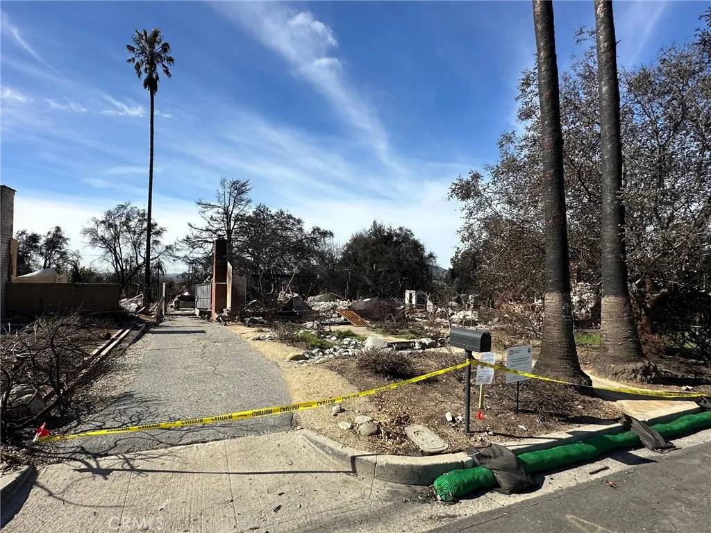 Altadena, CA 91001,410 E Pine