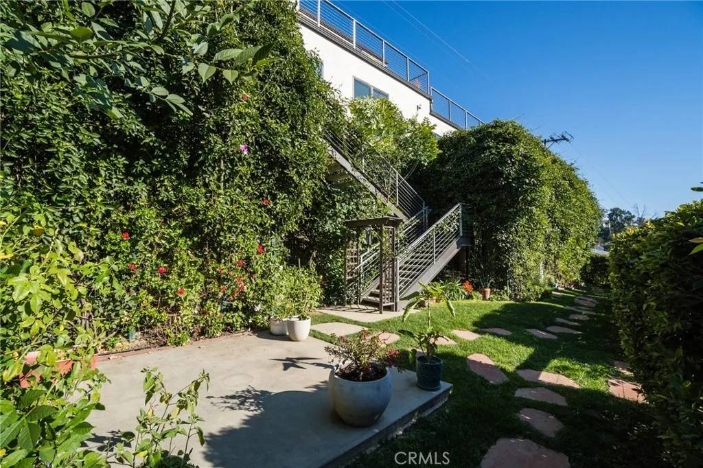South Pasadena, CA 91030,1703 Hill Dr