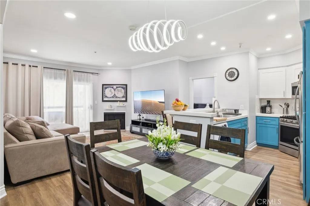 Van Nuys, CA 91411,14914 Hamlin Street #104