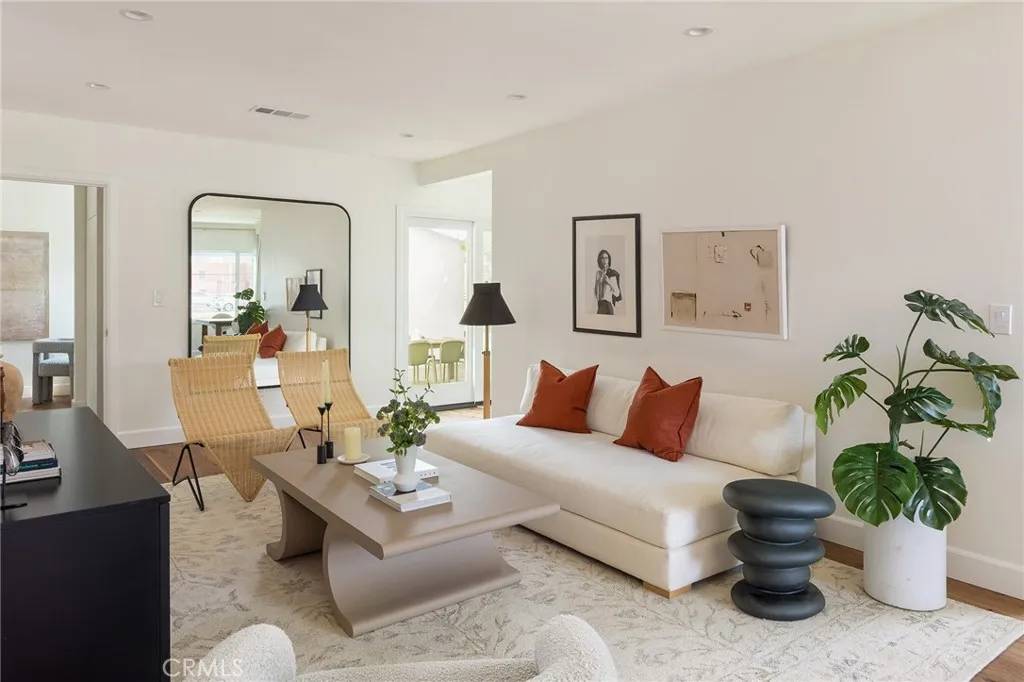 Los Angeles, CA 90066,13310 Zanja Street