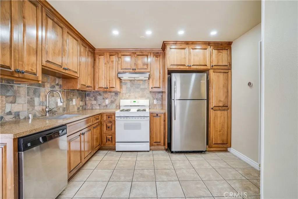 Palmdale, CA 93552,37940 42nd Street East #129
