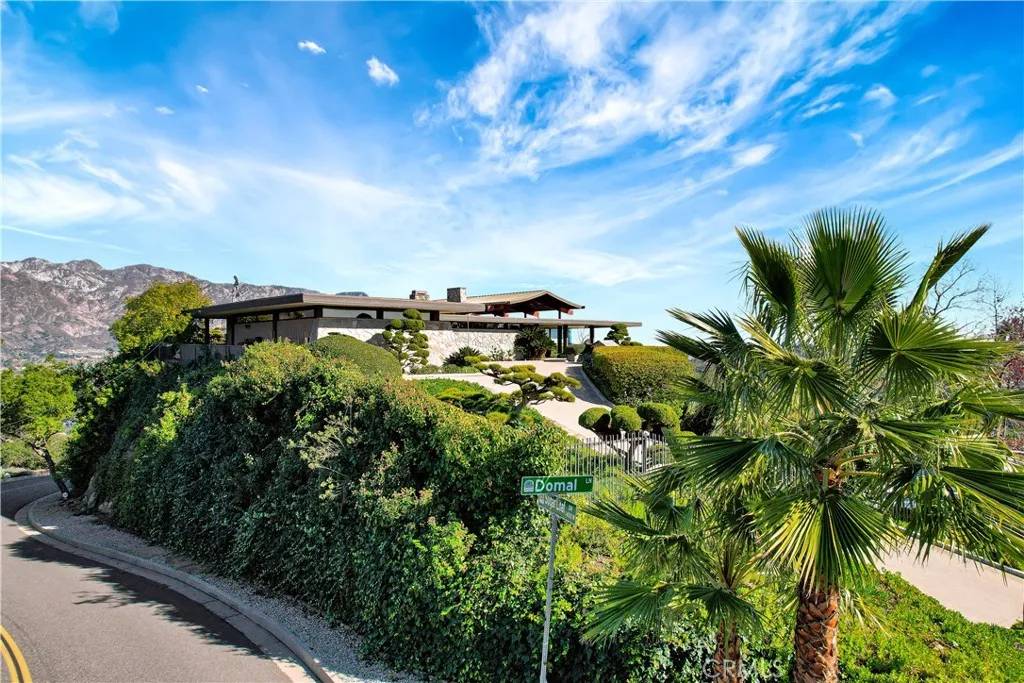 La Canada Flintridge, CA 91011,3820 Domal Lane