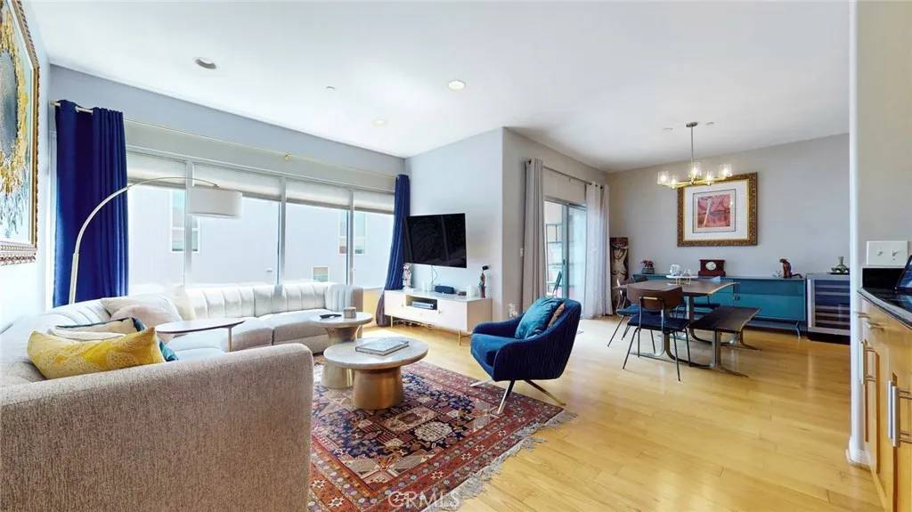 North Hollywood, CA 91601,4821 Bakman Avenue #405