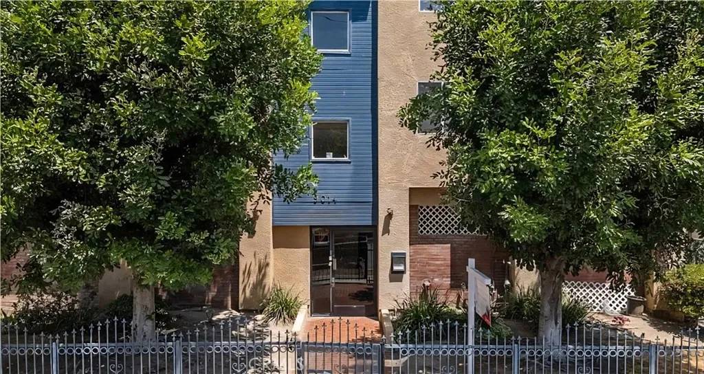 North Hills, CA 91343,9014 Burnet Avenue #109