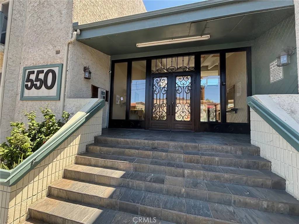 Inglewood, CA 90301,550 W Regent Street #338