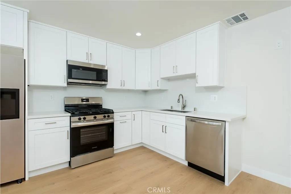 La Crescenta, CA 91214,4625 La Crescenta Avenue #A