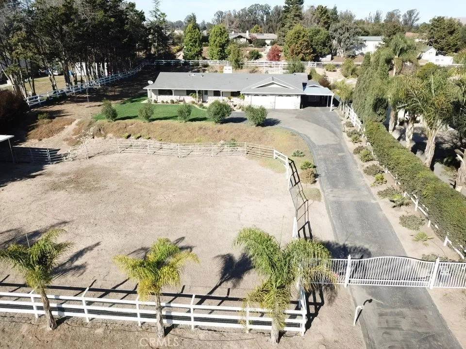 Nipomo, CA 93444,990 Camino Caballo
