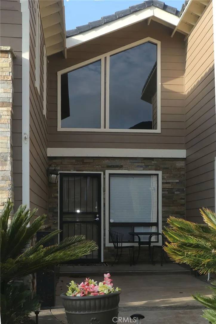 Lompoc, CA 93436,909 Clemens Way