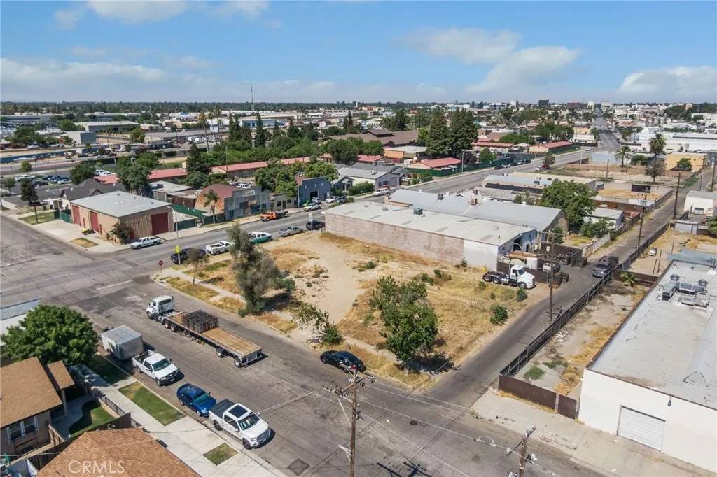 Bakersfield, CA 93305,426 E 18th