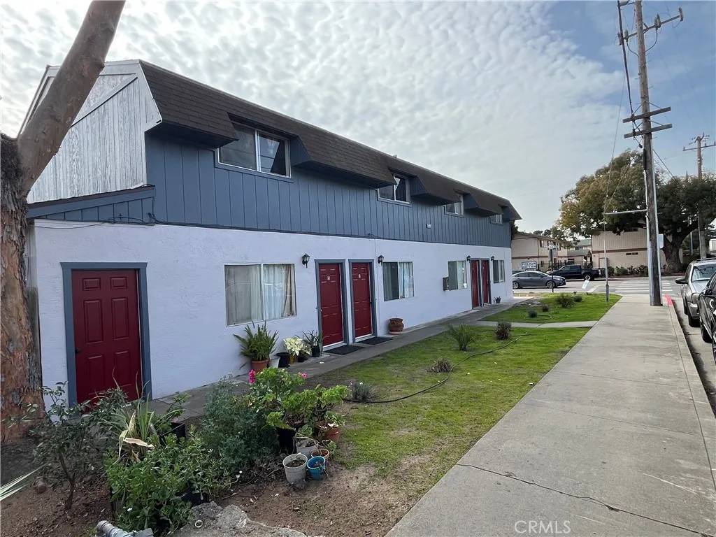 Arroyo Grande, CA 93420,1191 Fair Oaks Avenue