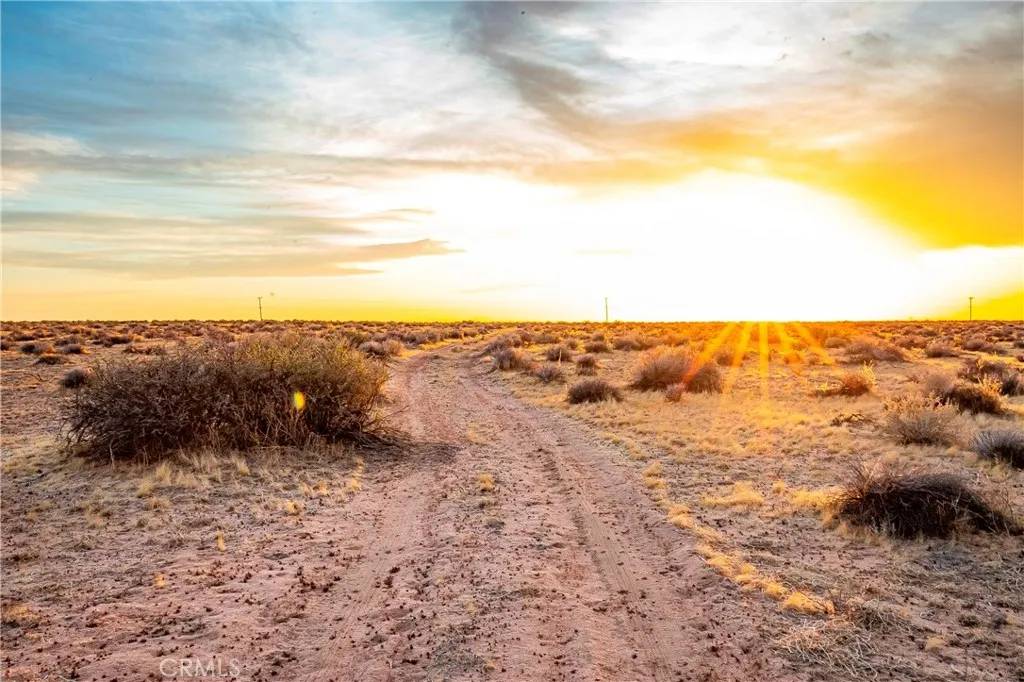 Hinkley, CA 92347,1 APN 0496-051-09 Santa Fe