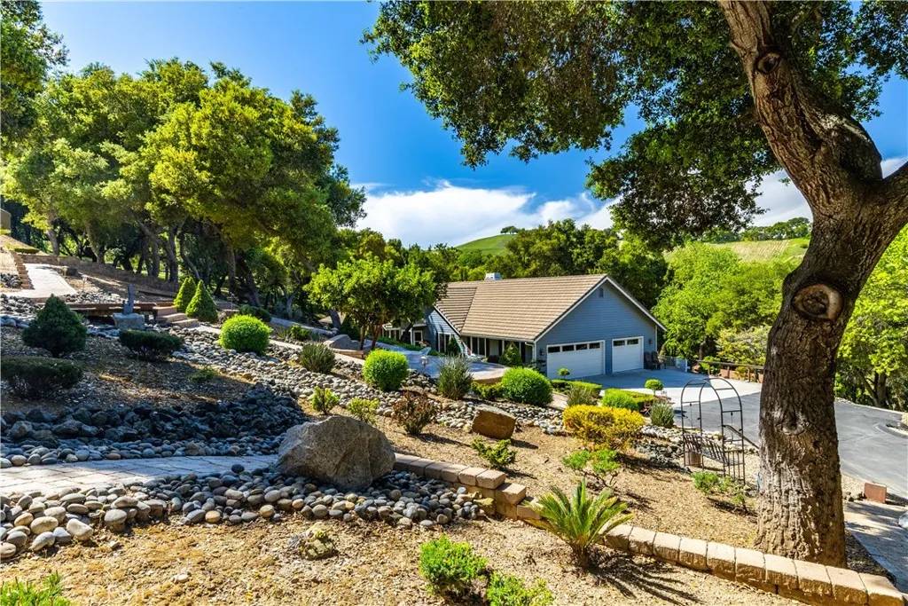 Atascadero, CA 93422,9200 Santa Cruz Road