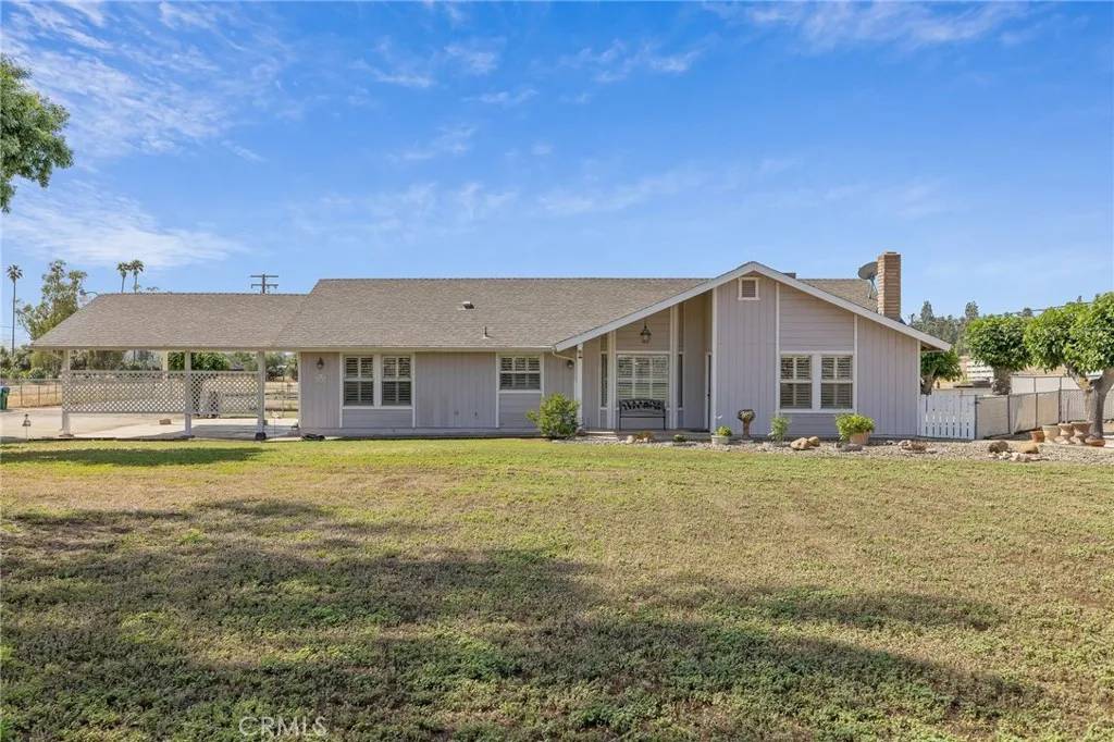 Porterville, CA 93257,141 W Reid Avenue