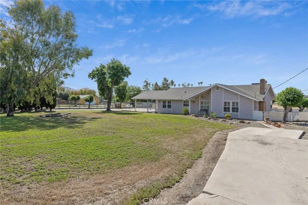 Porterville, CA 93257,141 W Reid Avenue