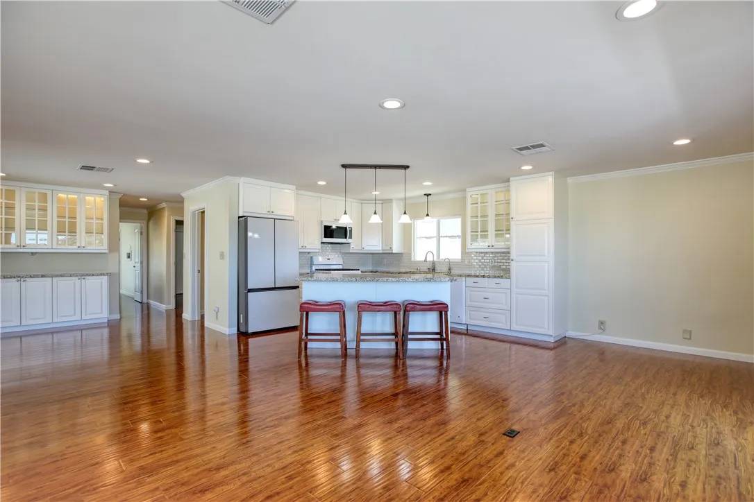 Arroyo Grande, CA 93420,804 Glenoak #232