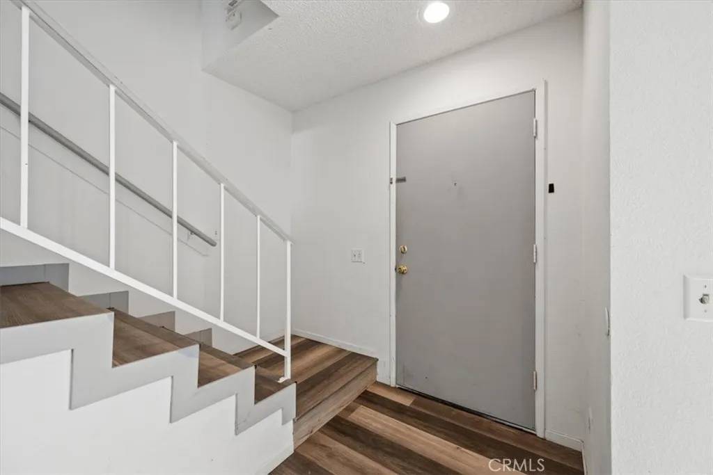 Lompoc, CA 93436,1213 W Cypress Avenue #D