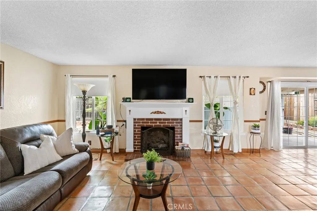 Santa Maria, CA 93454,1527 Dena Way