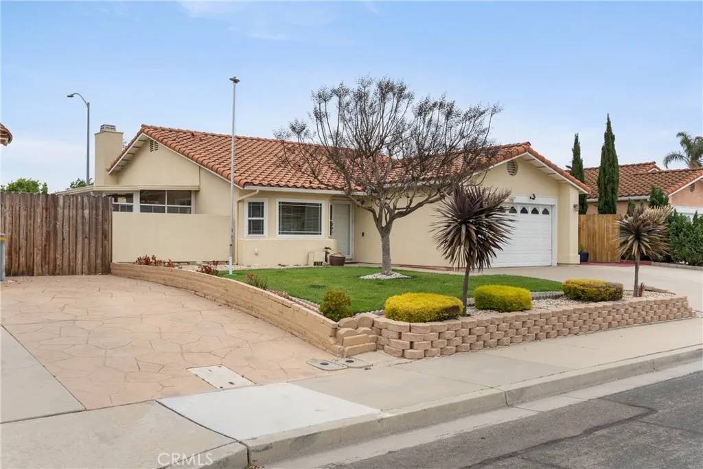 Santa Maria, CA 93455,445 El Nido Court