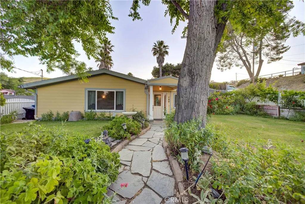 Paso Robles, CA 93446,149 Vine Street
