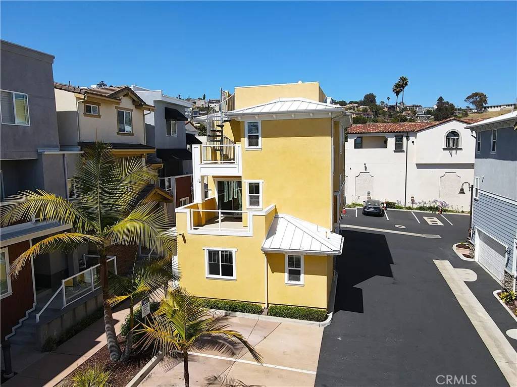 Pismo Beach, CA 93449,393 Wadsworth Avenue