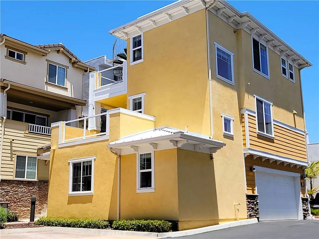 Pismo Beach, CA 93449,393 Wadsworth Avenue