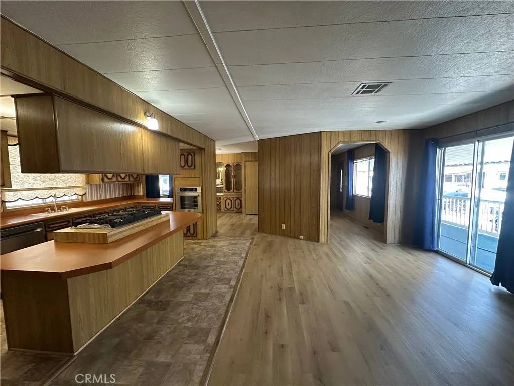 Pismo Beach, CA 93449,140 S Dolliver #103