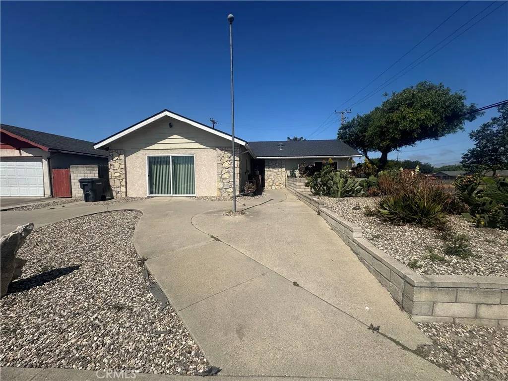 Lompoc, CA 93436,401 S R Street