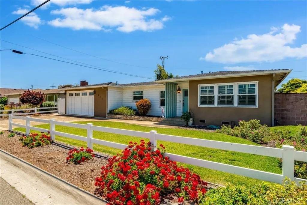 Arroyo Grande, CA 93420,923 Farroll Avenue