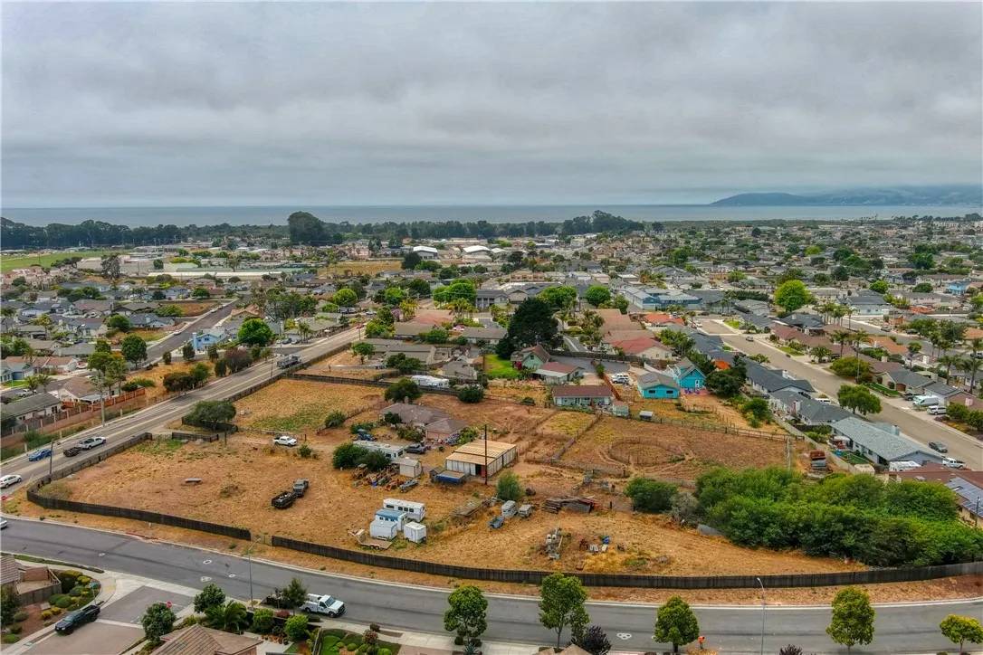 Grover Beach, CA 93433,1591 Farroll