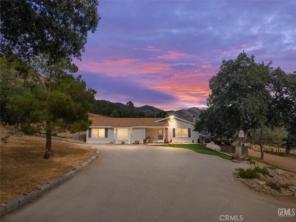 Caliente, CA 93518,21564 Pine Tree Road