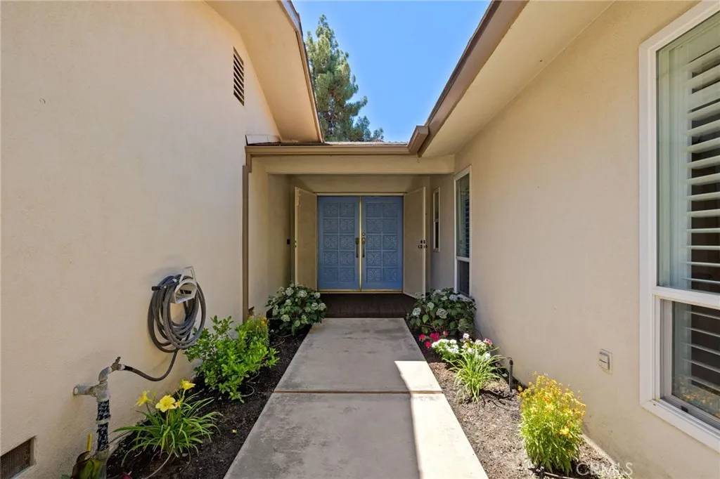 Bakersfield, CA 93309,5717 Cypress Point