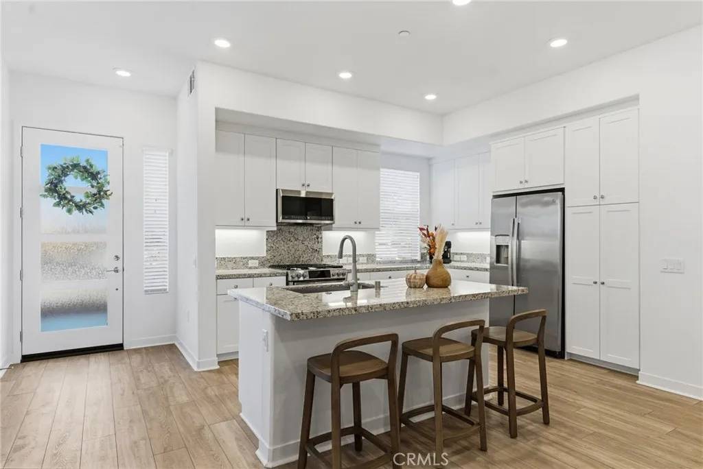 Valencia, CA 91381,27410 N Merlin Place #101