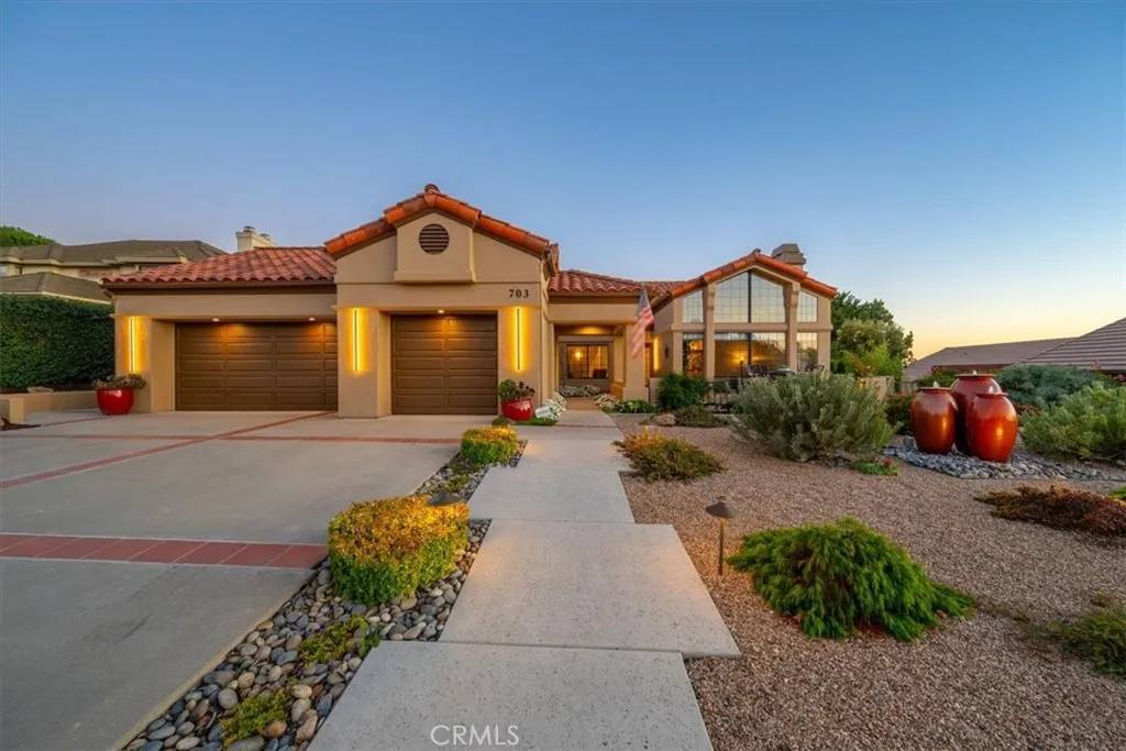 Arroyo Grande, CA 93420,703 Avenida De Diamante