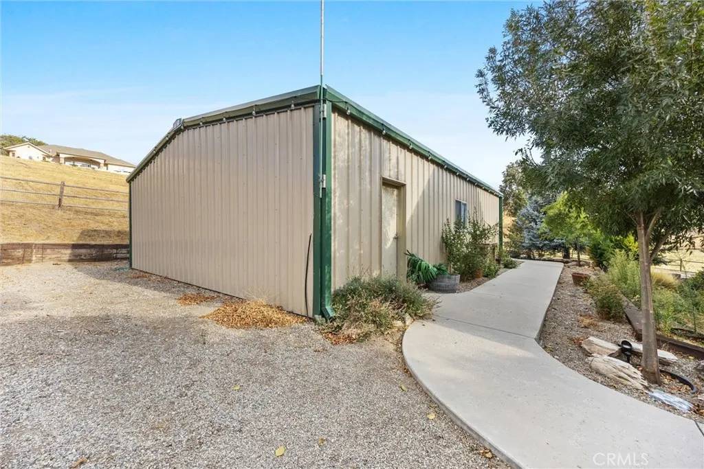 Tehachapi, CA 93561,23740 Lakeview