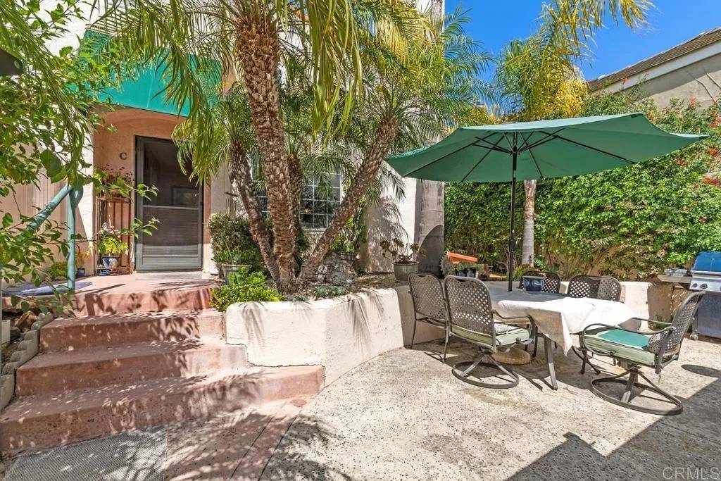 Carlsbad, CA 92009,2916 Luciernaga Street #Unit C