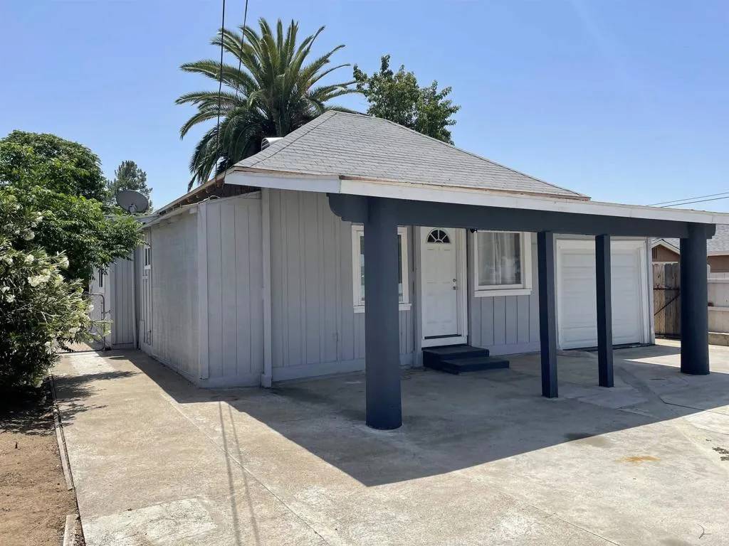 Ramona, CA 92065,724 F Street