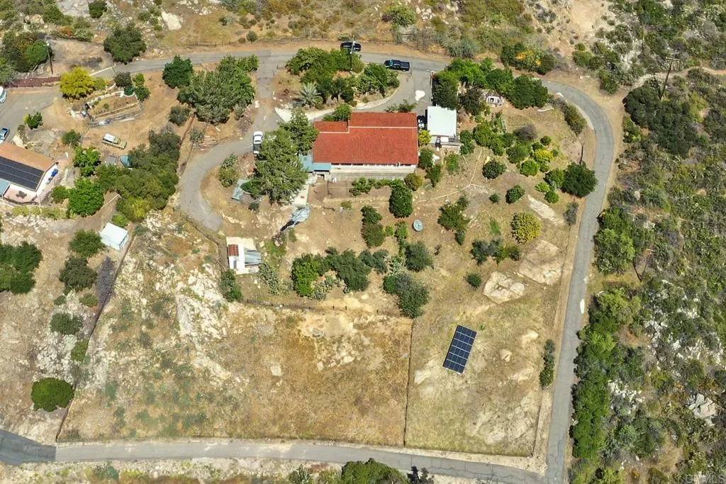 Valley Center, CA 92082,28189 Valley Center Rd