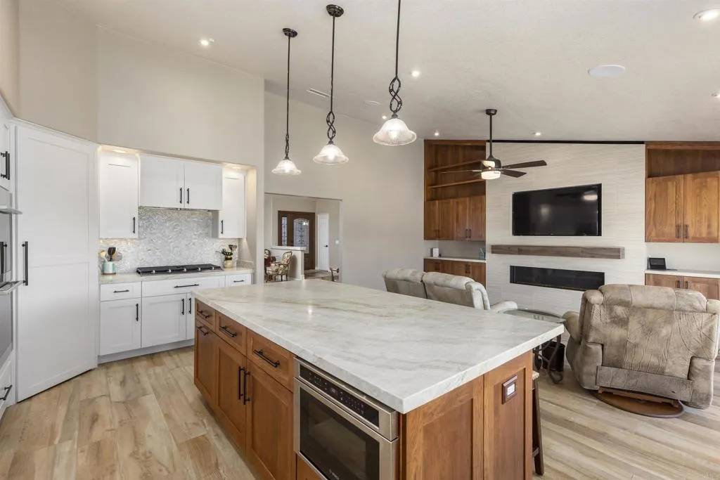 Chula Vista, CA 91910,993 PASEO LA CRESTA