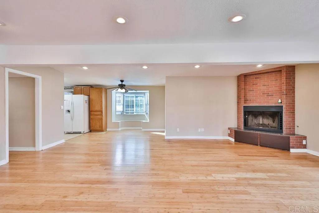 El Cajon, CA 92019,104 N Gina Avenue