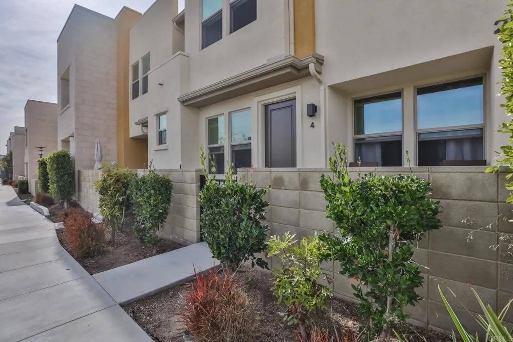 Chula Vista, CA 91915,2054 Tango Loop #4