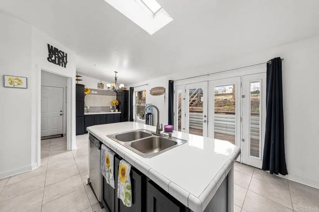 Dulzura, CA 91917,18597 Bee Canyon Road