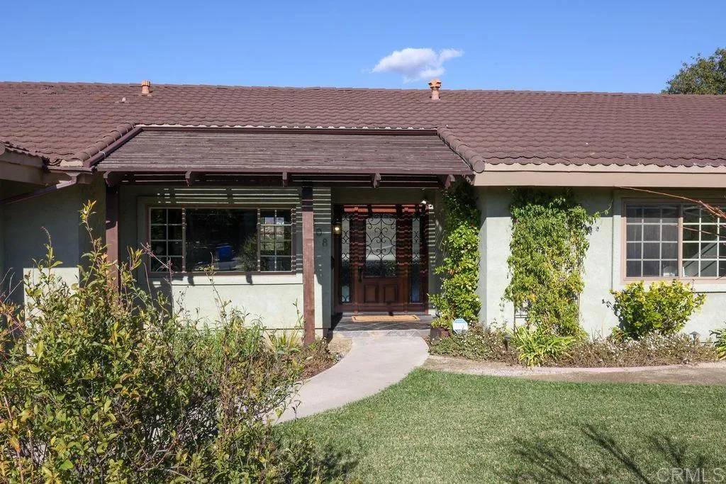 El Cajon, CA 92020,2208 Windmill View Road