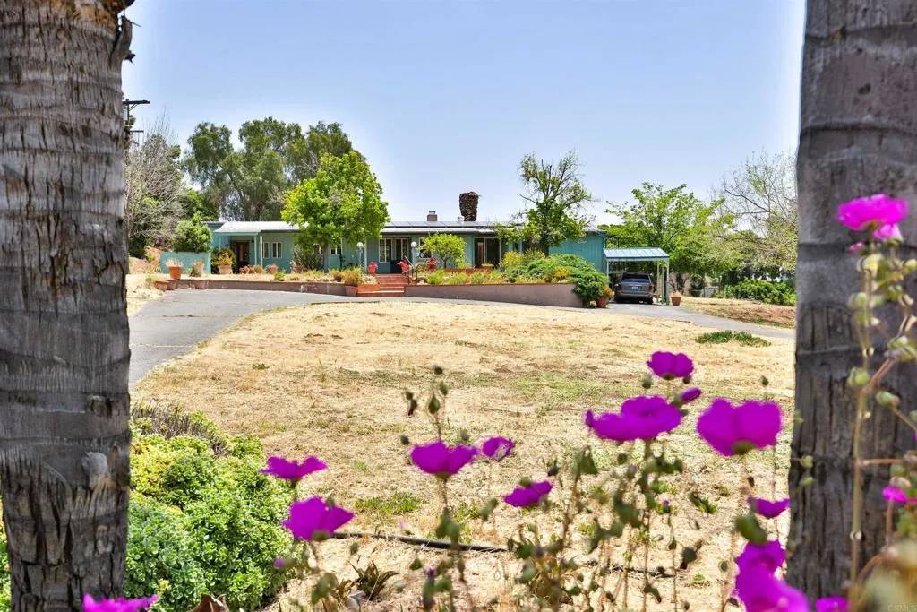 El Cajon, CA 92020,11377 Fuerte Drive