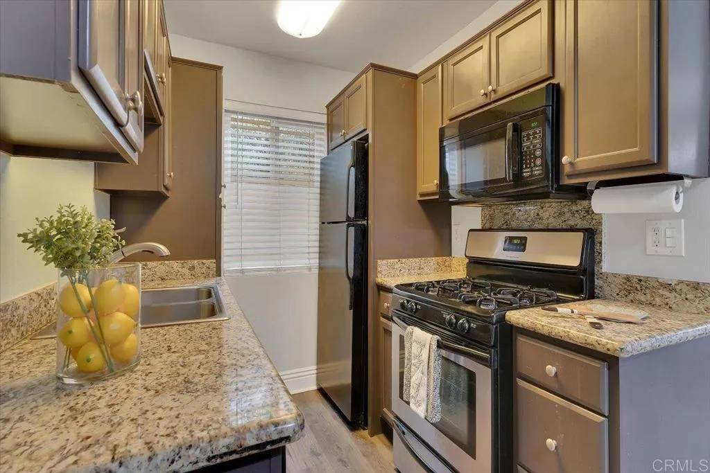 Imperial Beach, CA 91932,1472 Iris Avenue #3